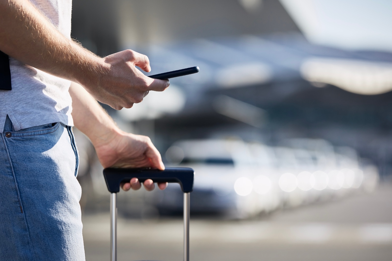 The 2026 routine: comparing apps at the curb before every ride.